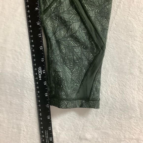 Lululemon Cool To Street Crop Leggings in Jazzy White Gator Green Sz 4 - Picture 9 of 11